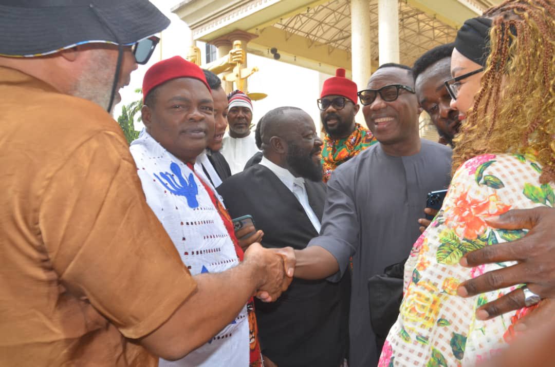 “JUSTICE FOR ALL” IS NOT SPECIFIC ENOUGH!
At the  Federal High Court Abuja today as it convened for Nnamdi Kanu’s “trial”   #FreeNnamdiKanuNOW