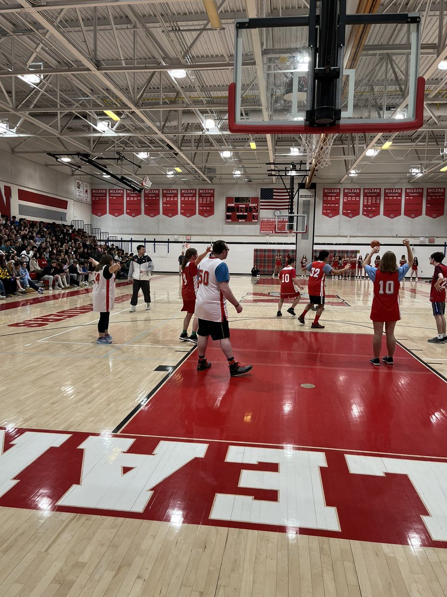 mcleanhigh's tweet photo. What a fabulous way to end the week!  FANFEST 2025!!! https://t.co/1hIROvQ3u9