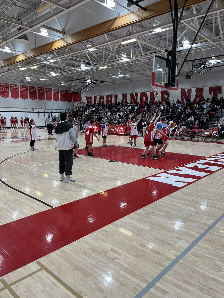 mcleanhigh's tweet photo. What a fabulous way to end the week!  FANFEST 2025!!! https://t.co/1hIROvQ3u9