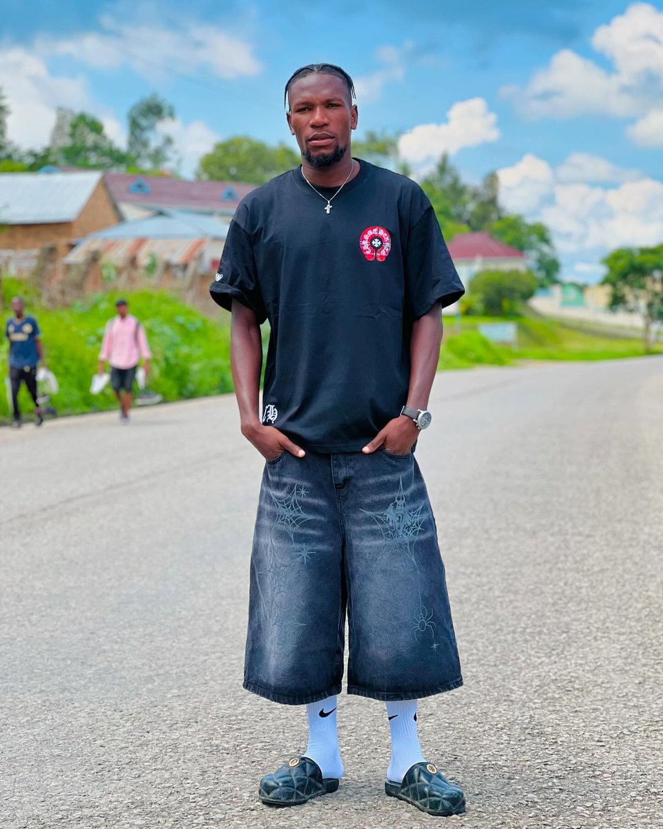 Beki Wa Mtibwa Oscar Masai amesema atawashtaki mnaotumia picha yake vibaya.

Eti "ma mtu una jero unifosie vocha ya Halotel"
🤣🤣🤣🤣🤣🤣🤣🤣🤣🤣🤣🤣