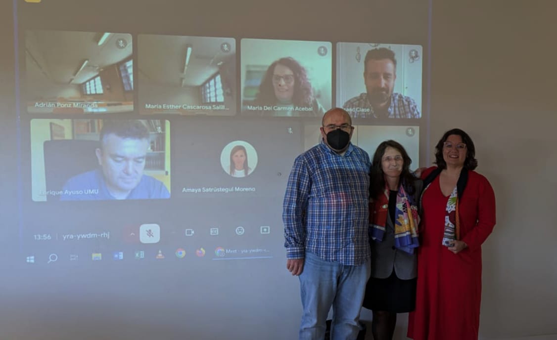 Y, en la sala de al lado, Beatriz Carrasquer Álvarez se ha convertido desde hoy en nuestra nueva PPL de Didáctica de las Ciencias Experimentales. A disfrutar de la nueva etapa, compañera. 🥳🥳 <a href="/unizar/">Universidad Zaragoza</a> <a href="/IUCAunizar/">IUCA</a>