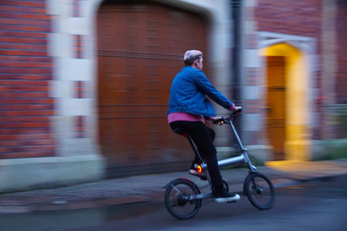 Speeding through the city, one electric boost at a time. The FLIT M2 has 5 levels of assistance to keep you going  🚴 Whether it's a quick commute or a late-night ride, you can move effortlessly -because who says small bikes can't go the distance?