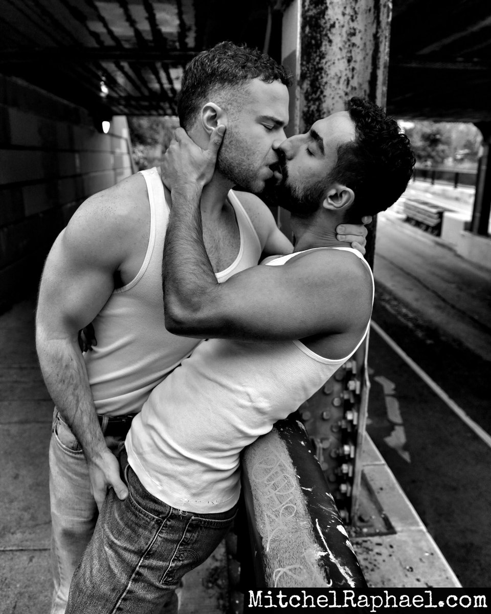 Photo shoot with <a href="/MarcusMcNeillx/">Marcus McNeill</a> &amp; <a href="/AliRushX/">Ali Rush⚡🍉</a> 

#TorontoPhotographer #classic #tanktop #TorontoPhotography #Toronto #TorontoLife #YYZ #the6 #TorontoLife #TorontoArtist #TorontoPhoto