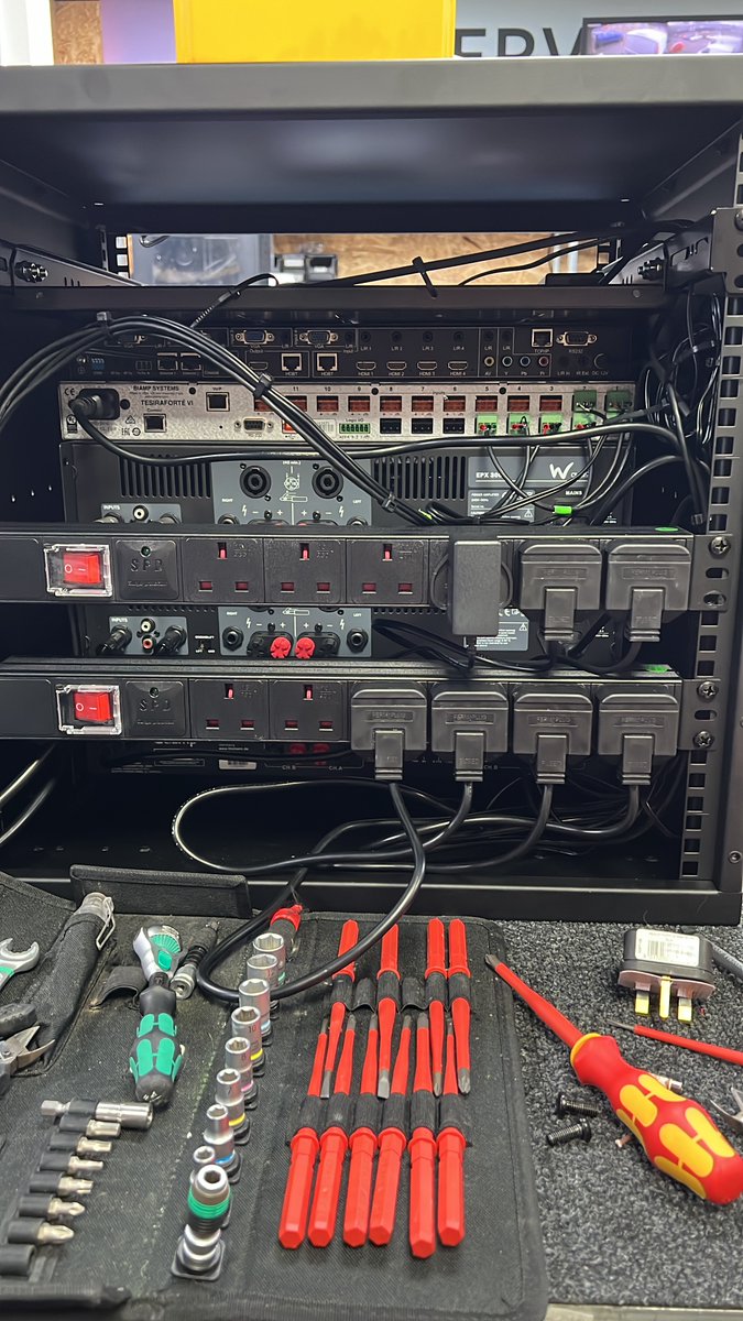 AVE_Services's tweet image. Custom AV rack build for a private client. Neatly wired and fully equipped with audio processing, amplification, and power management for a reliable setup. Built for performance, designed to last!

#AVInstallation #CustomBuild #AudioRack #TechSetup