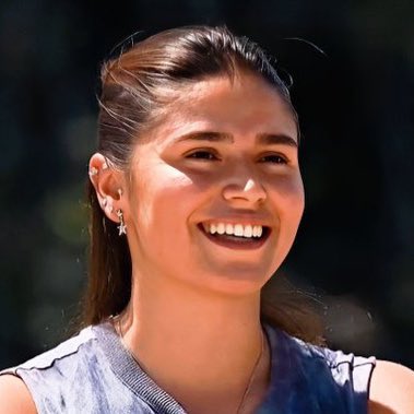 Almeda'nin bu yanıklığıni anlayabiliyorum karşı takimdayken sürekli ağlıyordu ben ayseyle oynuyorum diye oyunlara tekrar dönünce kudurdu ama biz seni rakip olarak bile görmüyoruz 

#Survivor2025