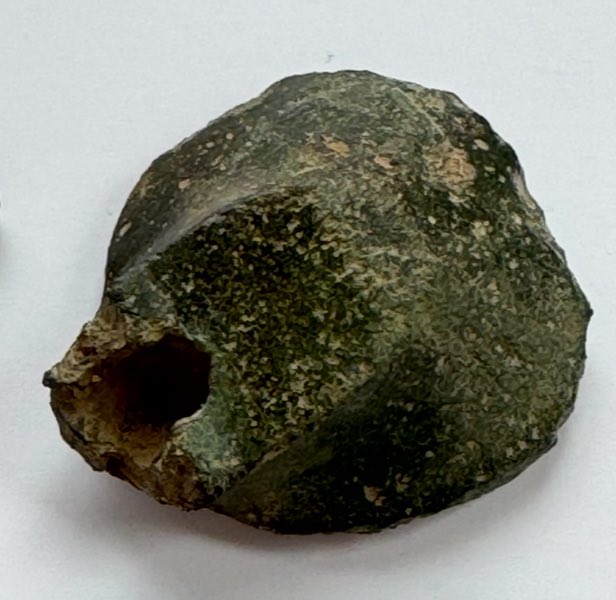 HappiDave1973's tweet photo. Found Sunday in Wiltshire UK, believe it to be Iron Age &amp; have had suggestions of being Toggle or Chariot related - any thoughts welcome
#xpdeusfinds
#Ironage 
#Wiltshire 
#History https://t.co/t8afawC94E