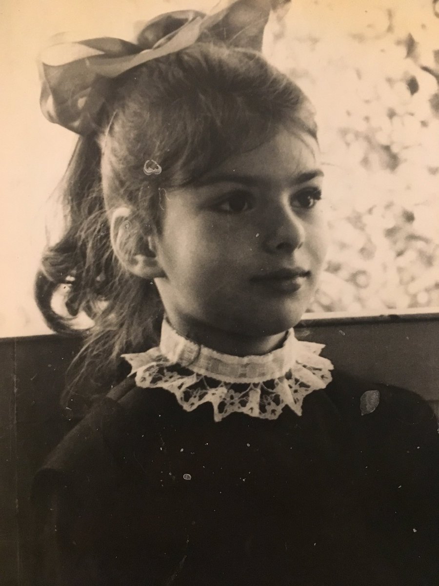 Юля 2 сентября 1975 г. В у Вас есть любимая школьная фотка?