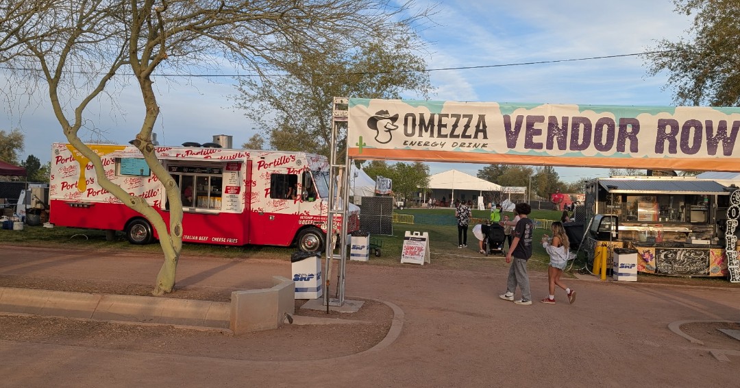 BeefBusOfficial's tweet image. We're back at @OstrichFest (ticket required for event entry 🎟️) this weekend!

🗓️ 3/21 - 3/23
⏰ Friday: 2 PM-12 AM, Saturday: 10 AM-12 AM, and Sunday: 10 AM-11 PM 
📍2250 S. McQueen Rd, Chandler, AZ