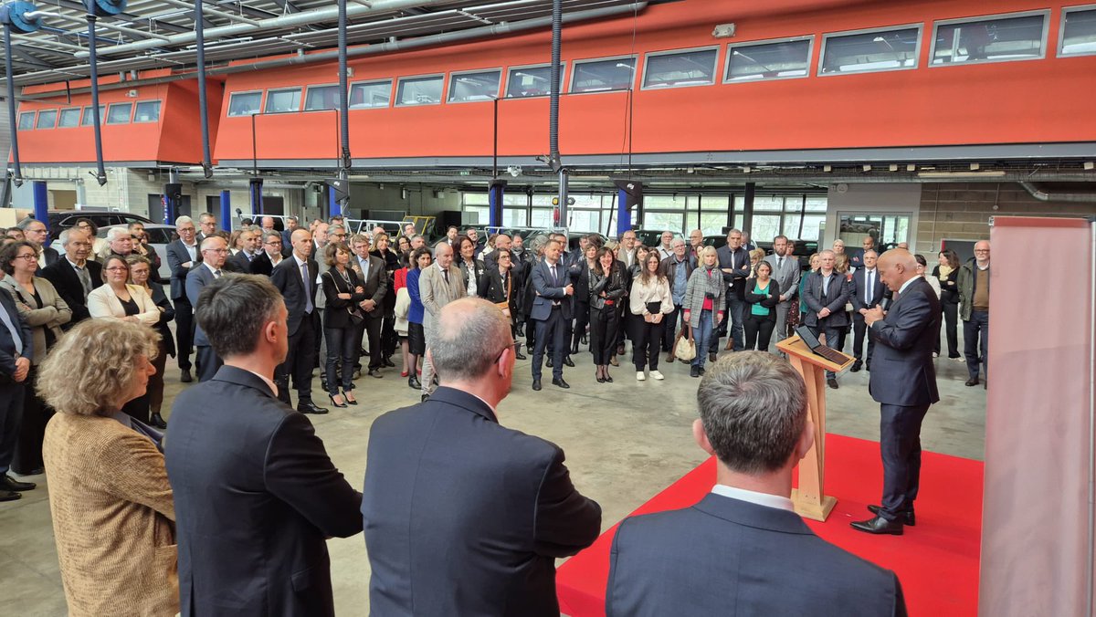 MostafaFourar's tweet photo. Ému et reconnaissant pour votre présence et vos mots. Merci à tous – collègues, partenaires, élus – pour ces 4 ans et demi d’engagement partagé au service de notre académie. Une page se tourne, les liens demeurent. Toulouse reste mon port d’attache. À très bientôt, autrement ! https://t.co/vDw27JkwaL