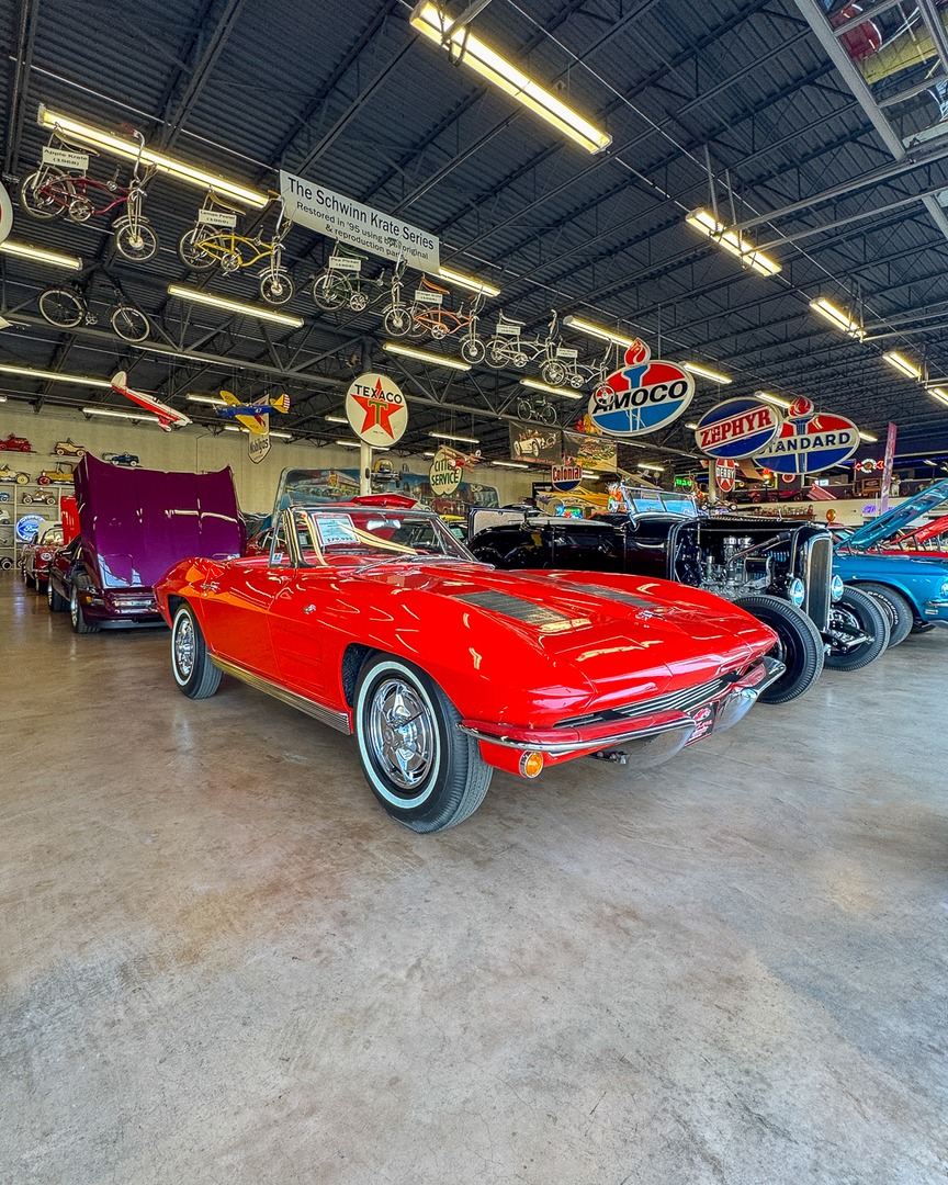 FastLaneSTL's tweet photo. Another week in the books. Everyone stay safe out there and have a great #weekend! #weekendvibes #photodumpFriday #classiccars #FastLaneFamily https://t.co/93F42PGBQT