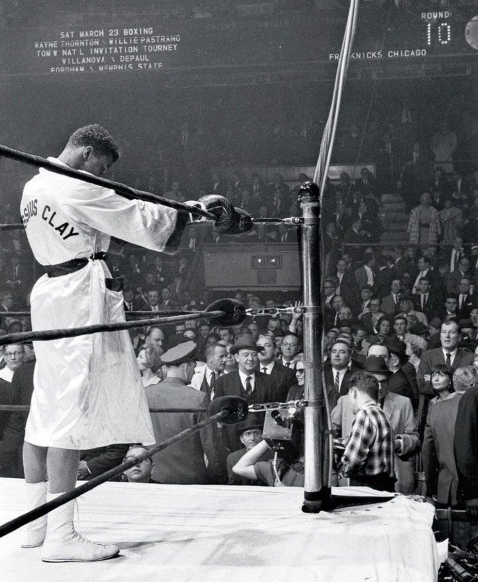chasingfastlane's tweet photo. “Before the world called him The Greatest, he stood alone in the ring, ready to prove it.”

#boxing #champ #champion https://t.co/ysKD9wK5FG