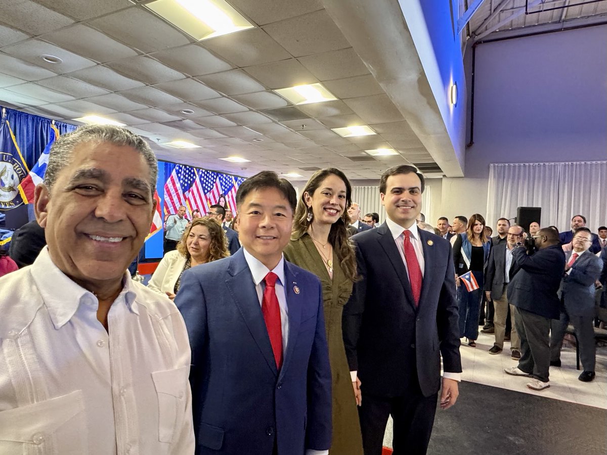 Honored to speak at the District Office Inauguration of Pablo Jose Hernandez! 

Congressman Hernandez is a fierce champion for Democratic values and for Puerto Rico, and he serves on the House Homeland Security and Natural Resources Committees.