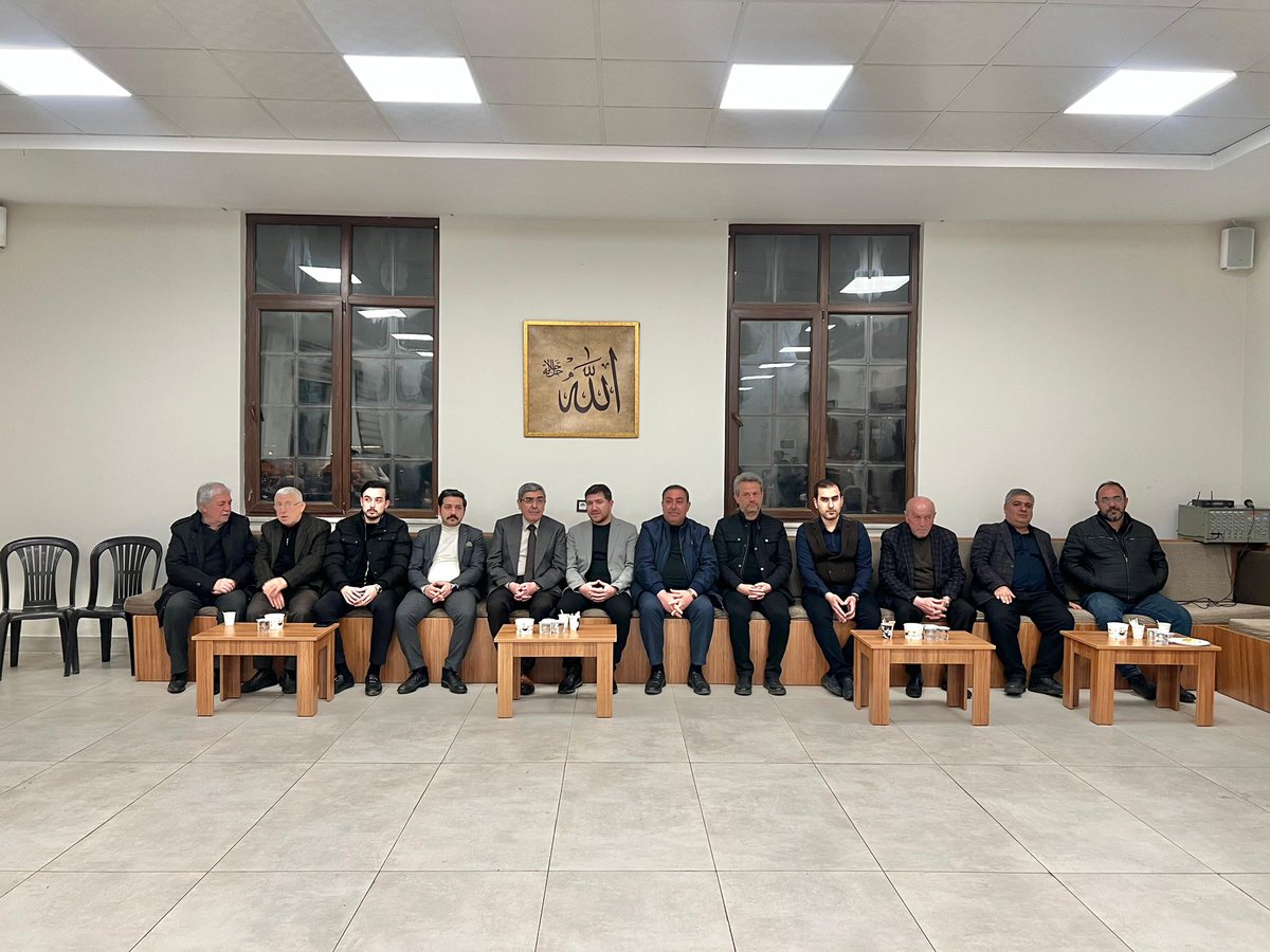 Geçmiş dönem AK Parti Gaziantep İl Başkan Yardımcımız Sayın Ali Uncuoğlu’na, ebediyete irtihal eden muhterem kayınpederi Adil Kendirkıran için taziye ziyaretinde bulunduk.

Cenab-ı Allah’tan, Adil Bey’e gani gani rahmet; Ali Bey başta olmak üzere kederli ailesine ve tüm