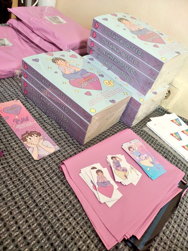 [#Softyeolbook💜]

Os ficbooks Coletânea Softyeol já estão sendo embalados e, em breve, serão enviados. 📦⚡️

Quem está ansioso?