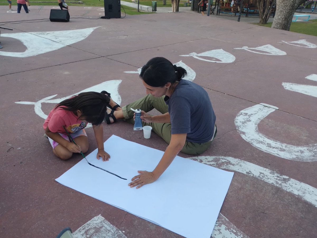 ¡30.000 compañeros detenidos y desaparecidos presentes, ahora y siempre!

📍Siluetazo en la Plaza de Pacheco

#MemoriaVerdadYJusticia