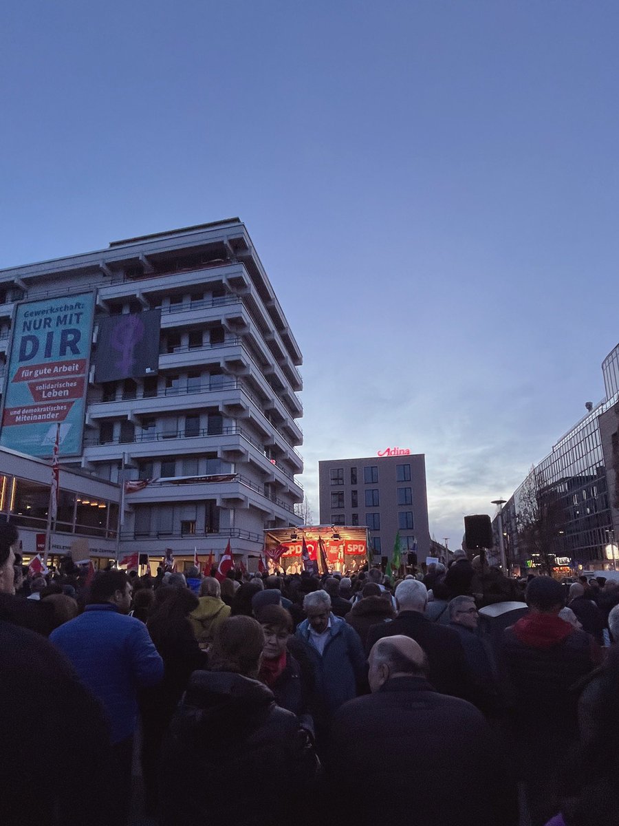 Almanlar merak edip soruyor. Bizim cevap ise belli: Feigling.