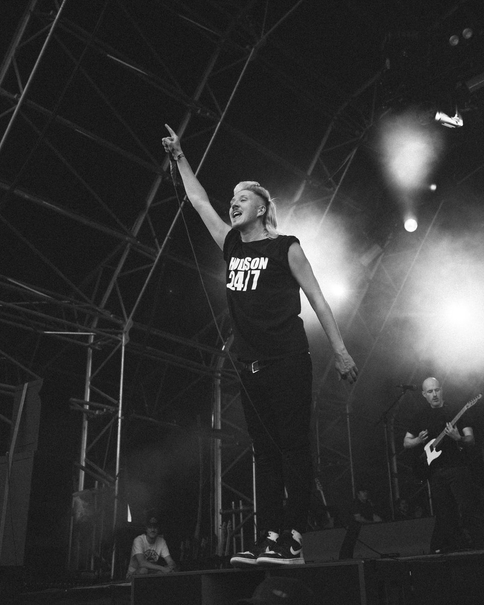 PriceVisuals's tweet image. @SeanSmithSucks x @TheBlackout at SlamDunk Festival 

📸 @PriceVisuals 

#theblackout #slamdunkfestival #seansmith #festival #concertphotography #livemusic #livemusicphotography #photography

(@SlamDunkMusic)