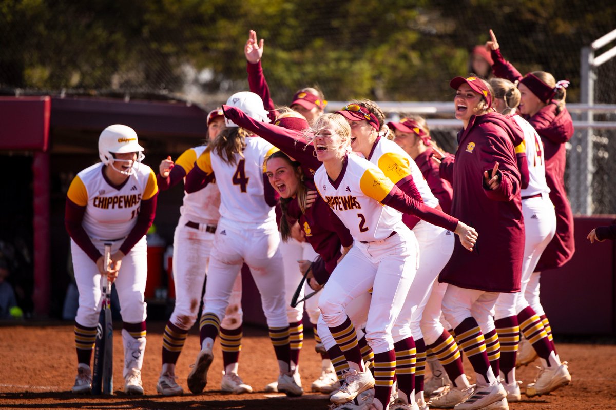 CMU Softball (@cmusoftball) on Twitter photo SLEEMAN SLASH *again*
Her second round-tripper of the game puts the 10 spot on the board for us in the bottom of the sixth!
#FireUpChips🔥⬆️🥎 | <a href="/carlysleeman21/">Carly Sleeman</a> SLEEMAN SLASH *again*
Her second round-tripper of the game puts the 10 spot on the board for us in the bottom of the sixth!
#FireUpChips🔥⬆️🥎 | <a href="/carlysleeman21/">Carly Sleeman</a>