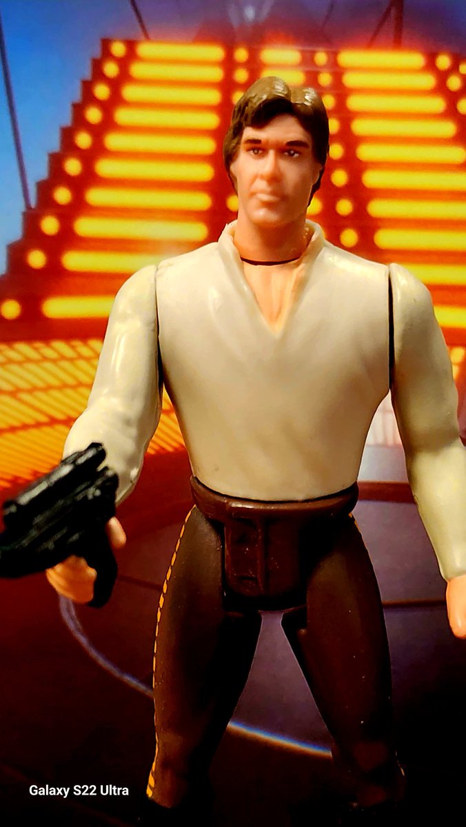 SwChamp's tweet photo. Todays #ActionFigureoftheDay is a somewhat major improvement over the original 84 POTF figure, in 1996 @Hasbro released the POTF2 Han Solo in Carbonite retailing for $4.99 at the time. The details on the Carbonite block were impressive,  as was the head sculpt for Han Solo. https://t.co/vEi89eQZb9