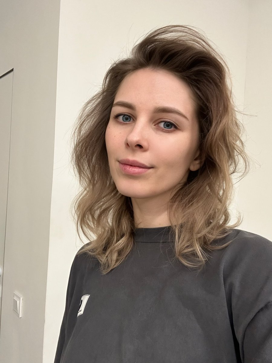 _linakiedis's tweet photo. вы 
и последняя добавленная песня https://t.co/ripLMWsFzF