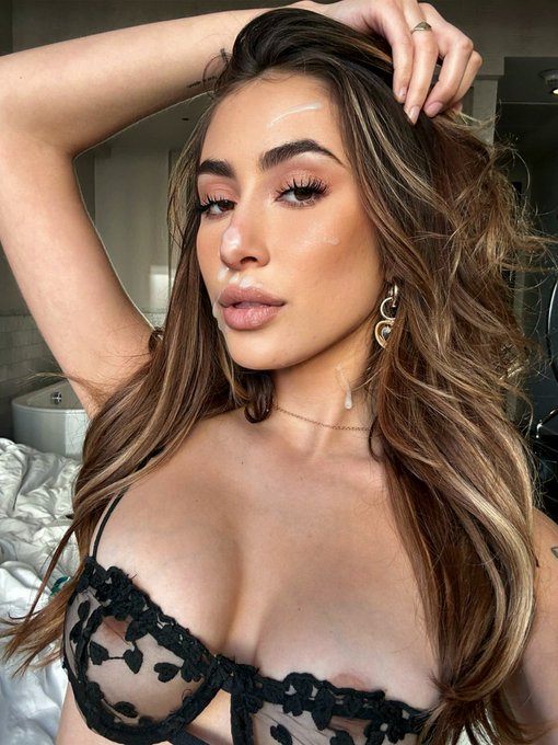 Watch Jena Wolfy's leaked NSFW photo on TwXstars