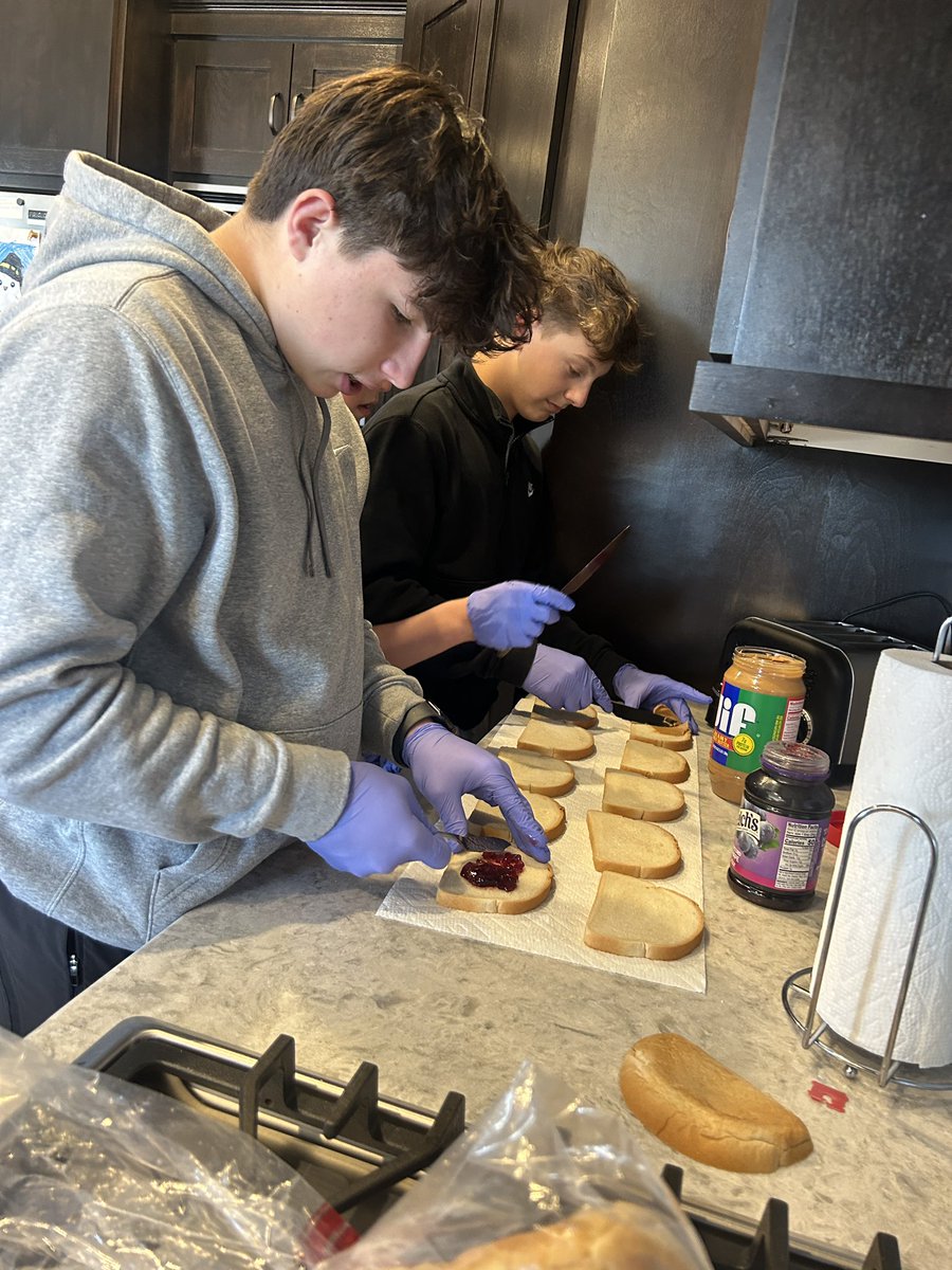 galloway_jerrod's tweet photo. So proud of these boys for their hard work last week! They helped support the Open Door Mission by preparing and donating 60 sack lunches https://t.co/Ke6elWn1OZ
