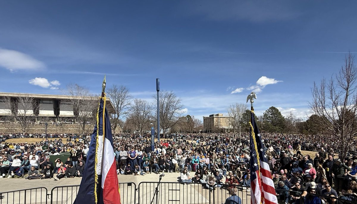 BernieSanders's tweet image. This is the OVERFLOW crowd in Greeley, Colorado.

Tonight, we expect even bigger crowds in Denver.

The American people are saying NO to authoritarianism and oligarchy.