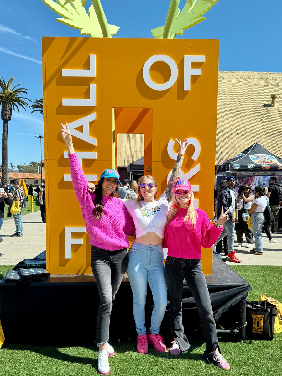 payrio_hq's tweet image. Wow, what an incredible time we had at Hall of Flowers Ventura! 🥳

We&apos;re still buzzing from all of the amazing energy. It was a pleasure to see so many familiar faces and meet some new friends... It&apos;s always great to meet our clients in person! ✨

See you all in Santa Rosa! 💚