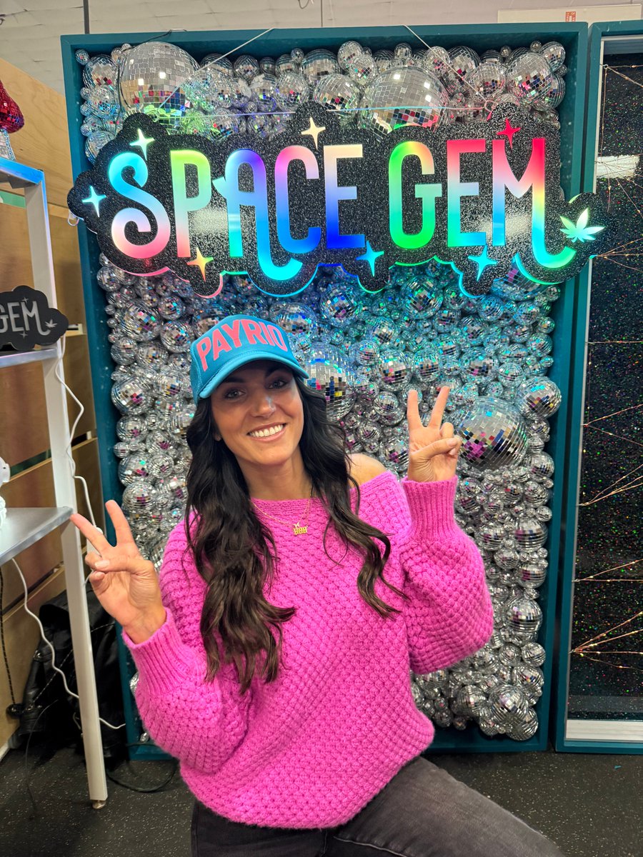 payrio_hq's tweet image. Wow, what an incredible time we had at Hall of Flowers Ventura! 🥳

We&apos;re still buzzing from all of the amazing energy. It was a pleasure to see so many familiar faces and meet some new friends... It&apos;s always great to meet our clients in person! ✨

See you all in Santa Rosa! 💚