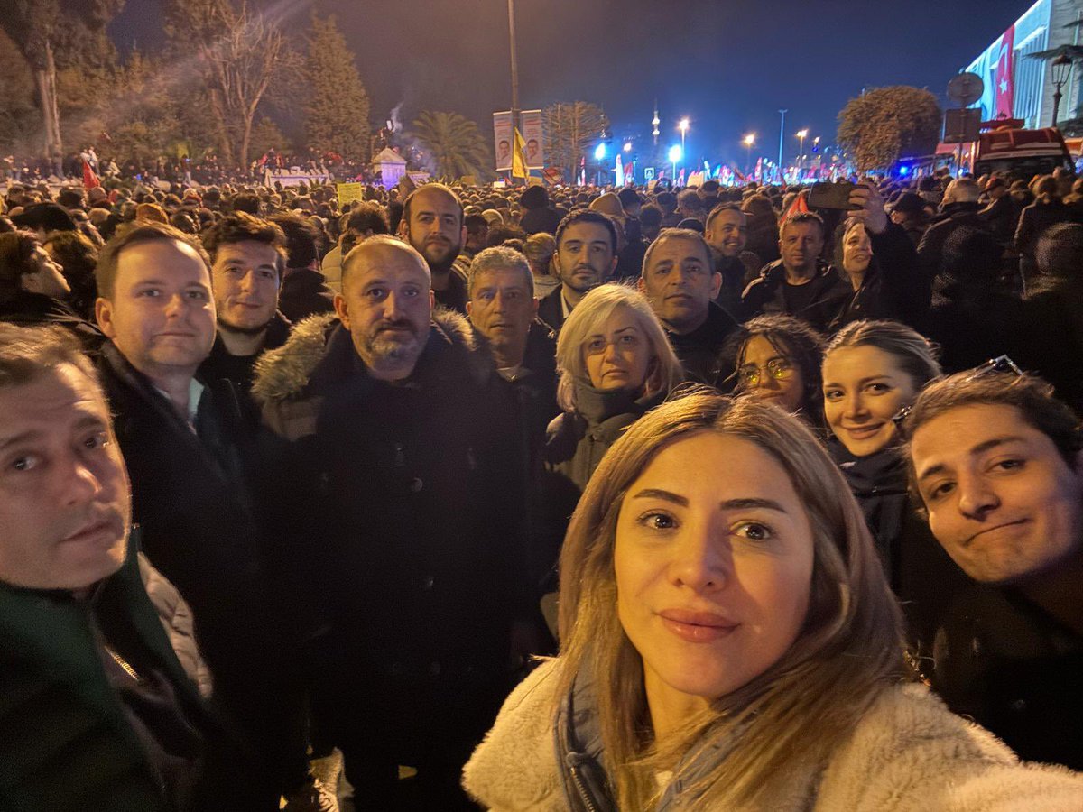 chpbesiktasilce's tweet photo. Kurtuluş yok tek başına, ya hep beraber ya hiç biriniz!
#İmamoğluMilleteEmanet https://t.co/qgkMsxXW2y