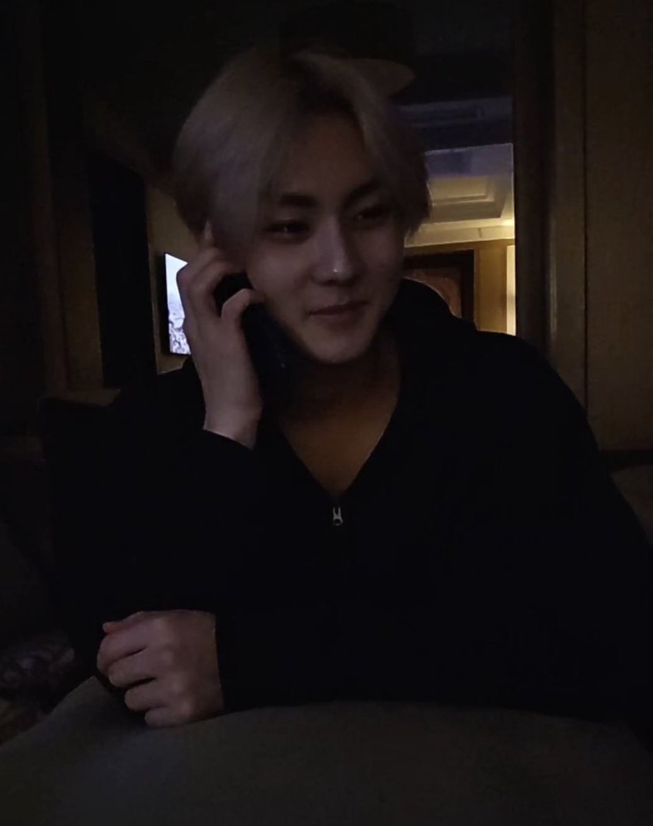 this is how people in love smile when talking to their partner 🤭🤭

#jaywon #젱양