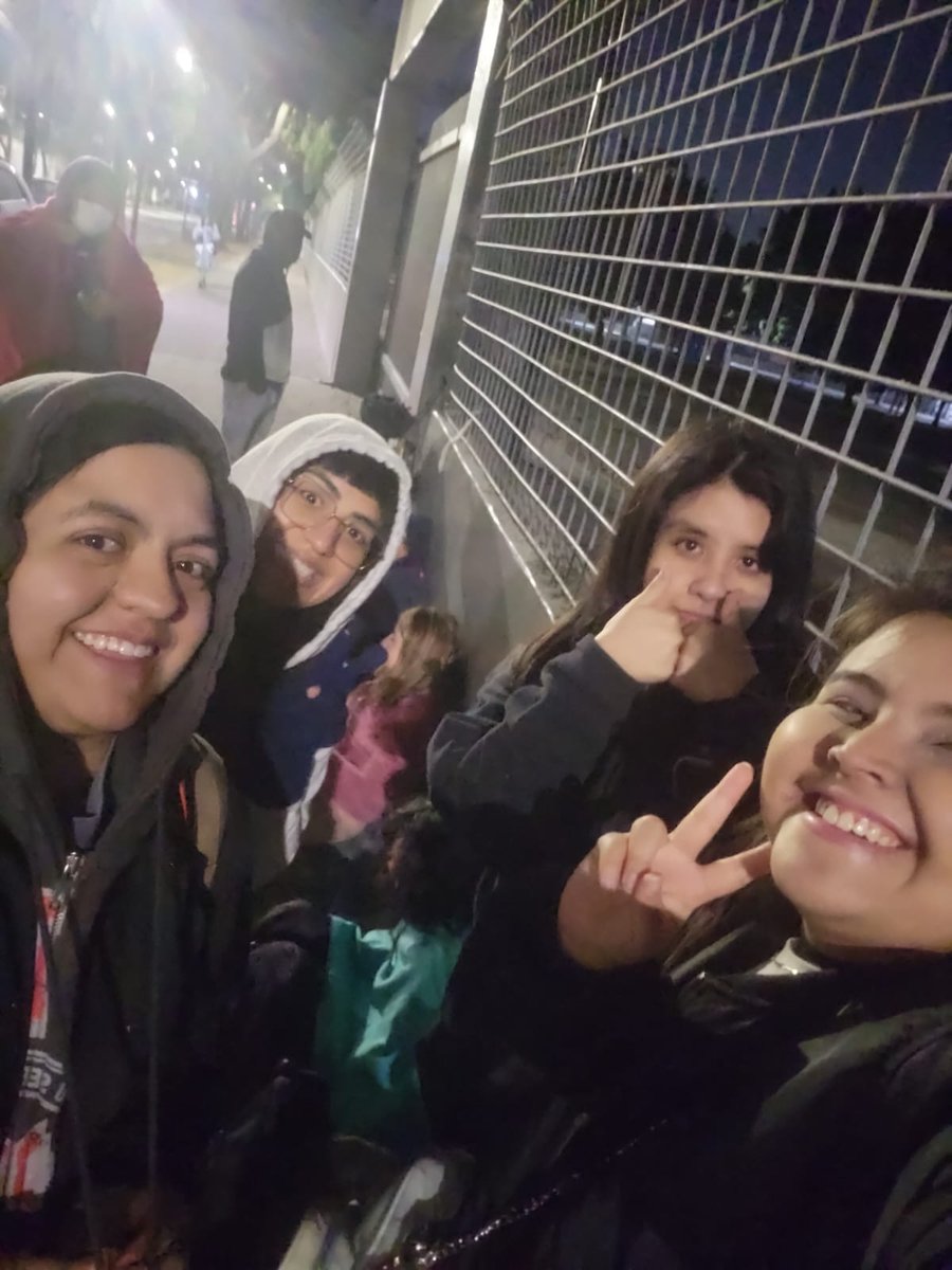 iIybtg's tweet image. Difundan las caras de las ratas asquerosas que se llevaron toda la merch para revender