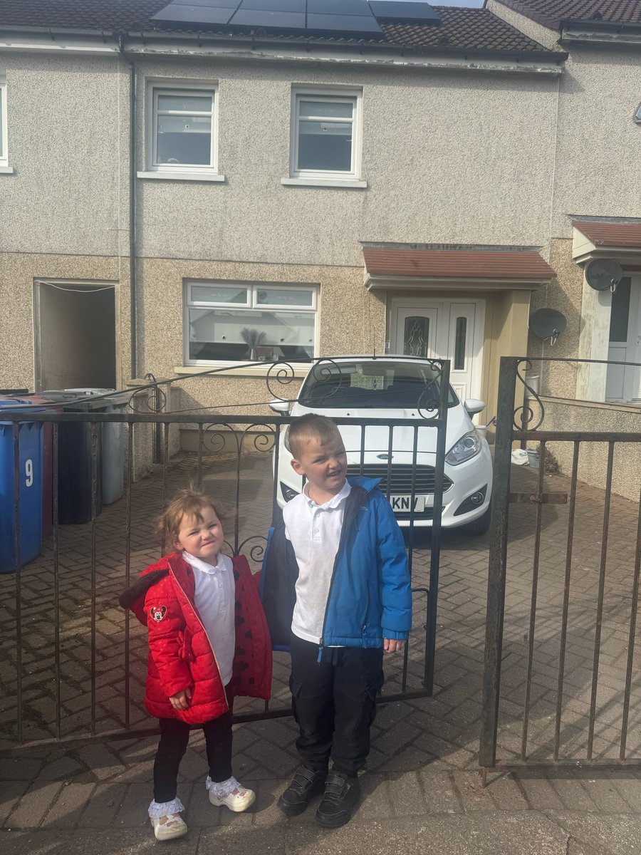 NetherburnPs's tweet image. #letterrecognition #netherburn #Outdoorplay @FroebelTrust @SLCLiteracy @SLCEarlyLearn 
The children enjoyed a walk around Netherburn looking for signs in their local environment. While out on their walk they enjoyed finding their own homes too