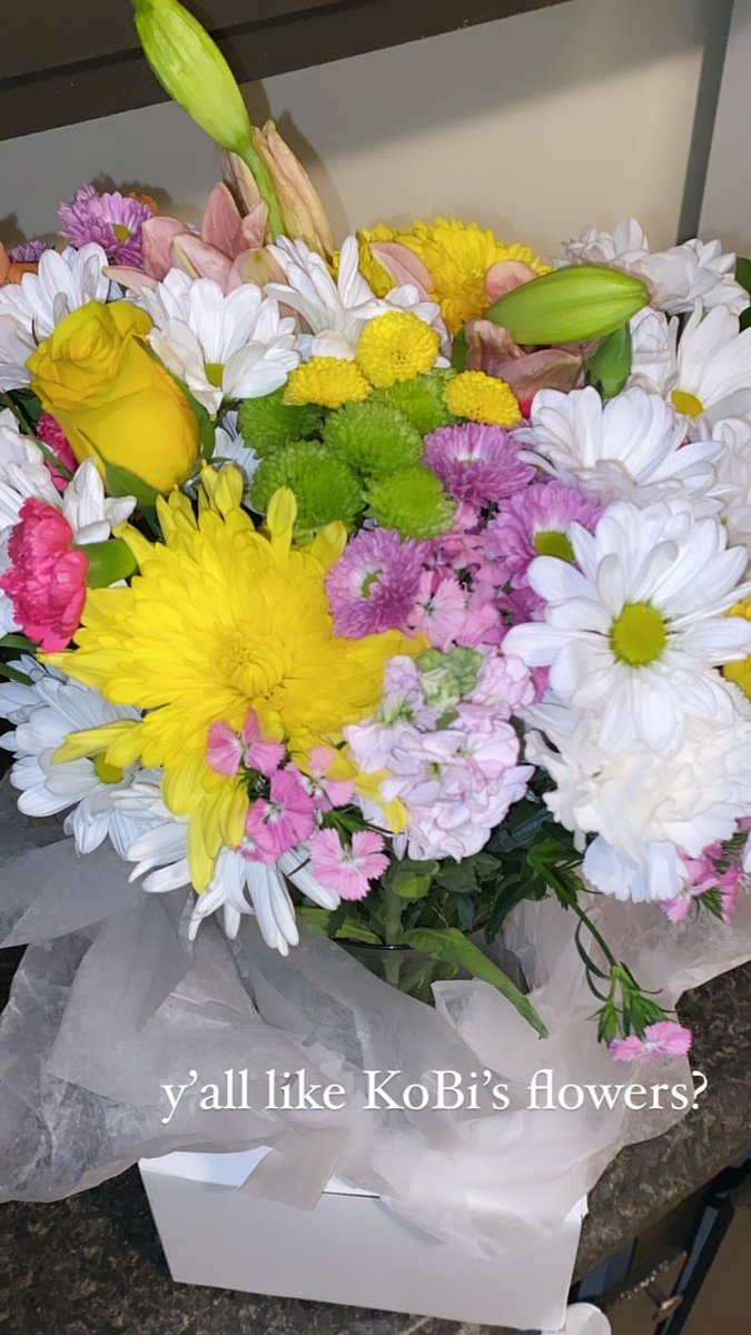 realprettykenn's tweet photo. thank you to mypapi flower day was anydayyyyy #missingyoulikecrazy https://t.co/IuFItcJjma