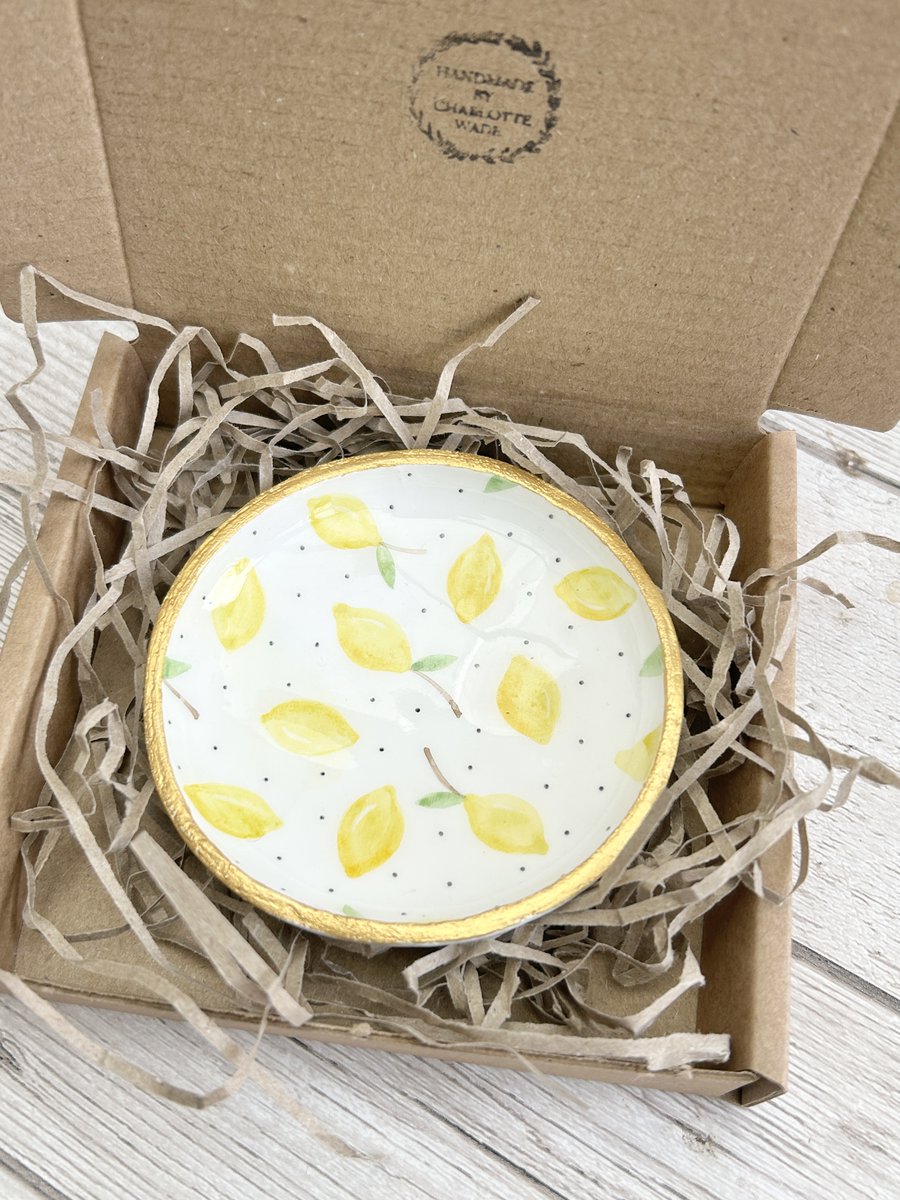 💛 New spring trinket dishes are now ready to order in my Etsy shop 

cwphotoart.etsy.com

#ukgiftam #ukgifthour #handmade #uksmallbiz