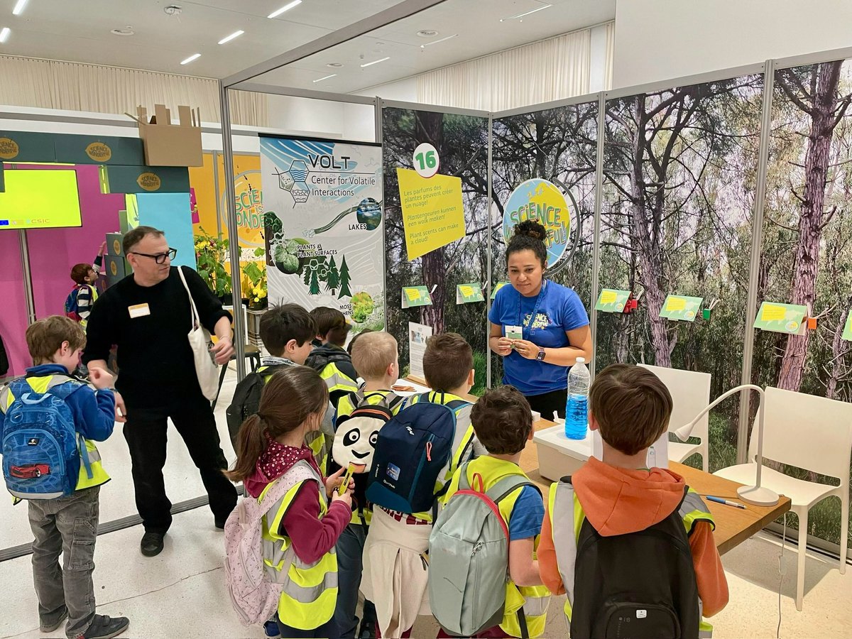 nl_larkemejia's tweet photo. It’s been a busy couple of weeks, full of teaching and outreach.
I had the pleasure to join @VOLT_center team ( @JiaoyiJoey ) at the #ScienceIsWonderful event, organised by European Commission!
#sciencefair #outreach #volatiles #isoprene #MSCA #uArctic_project https://t.co/zKFXhCBNAZ