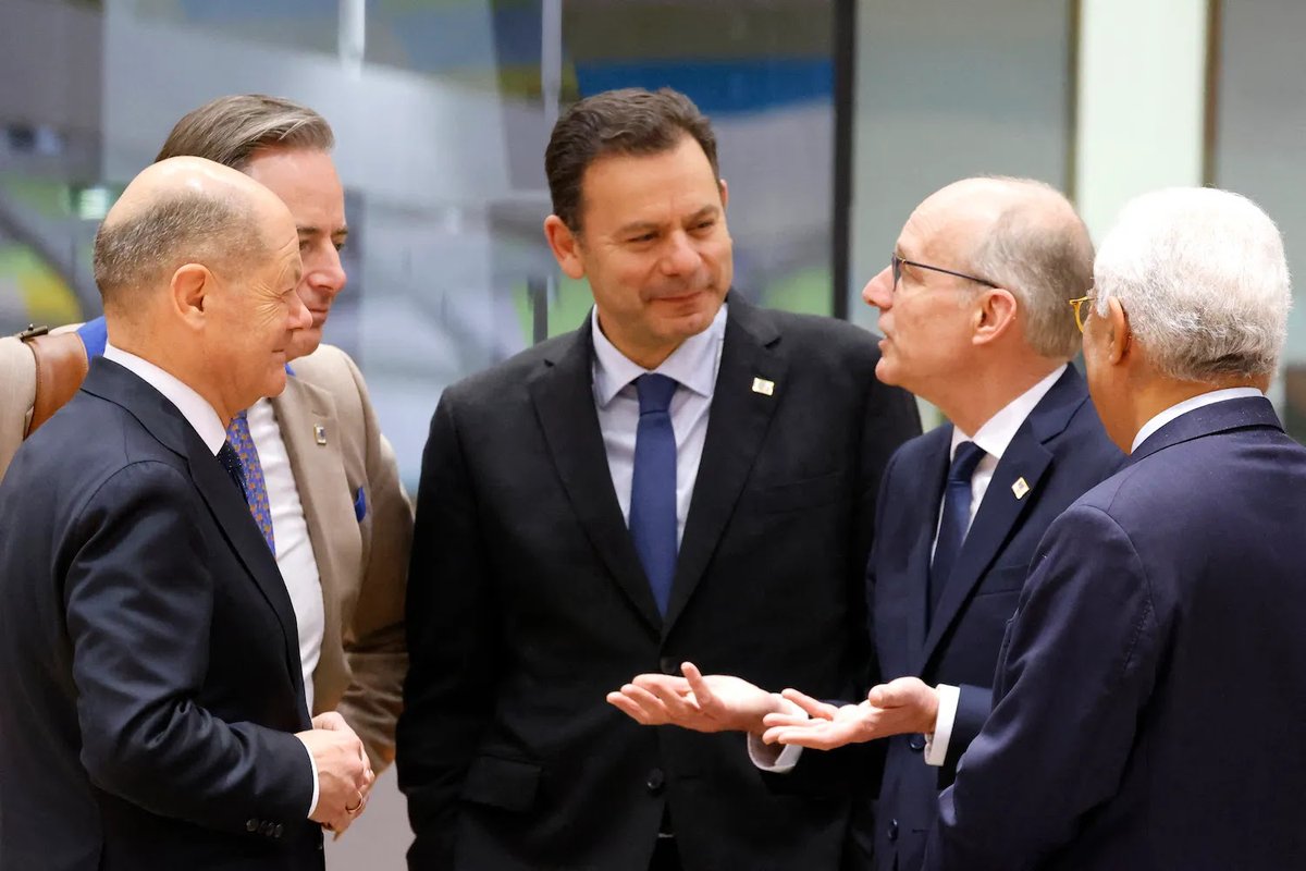 A quien debemos de temer es a Rusia, y es de Rusia de quien deberemos defendernos, si llega el caso.
…tiqueriasyotrastonterias.blogspot.com/2025/03/a-quie…