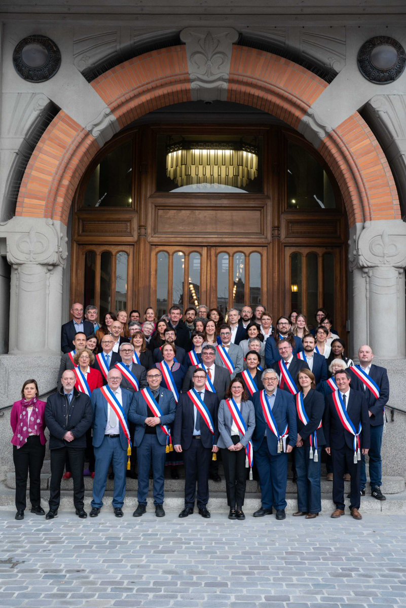 Succéder <a href="/MartineAubry/">Martine Aubry</a> est un honneur et un privilège. Je mesure la responsabilité qui est à la mienne et aborde cette mission avec la plus grande humilité. Comptez sur moi pour que chaque jour soit utile pour améliorer le quotidien des lillois.