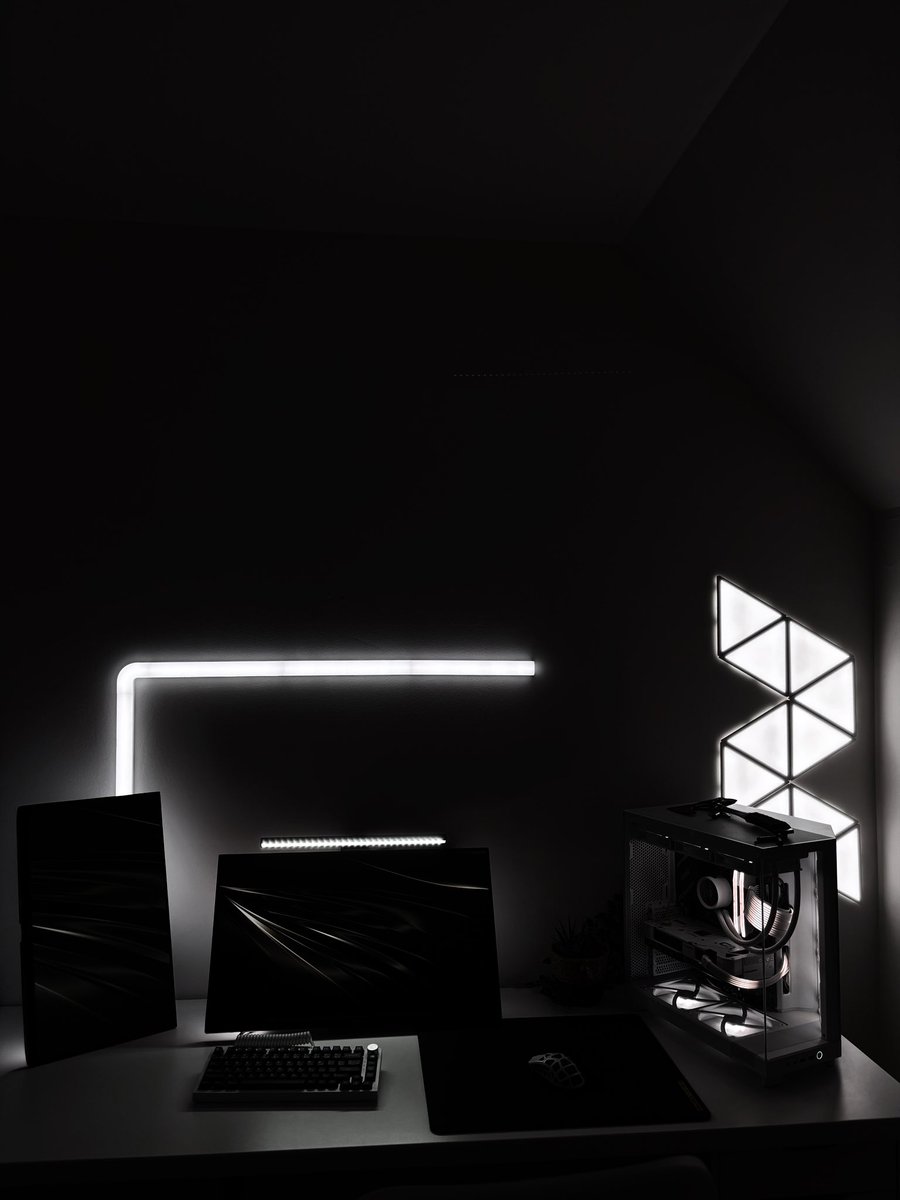 multigxds's tweet photo. Monochrome Setup 🩶 
#tech https://t.co/NviuTdcq8E