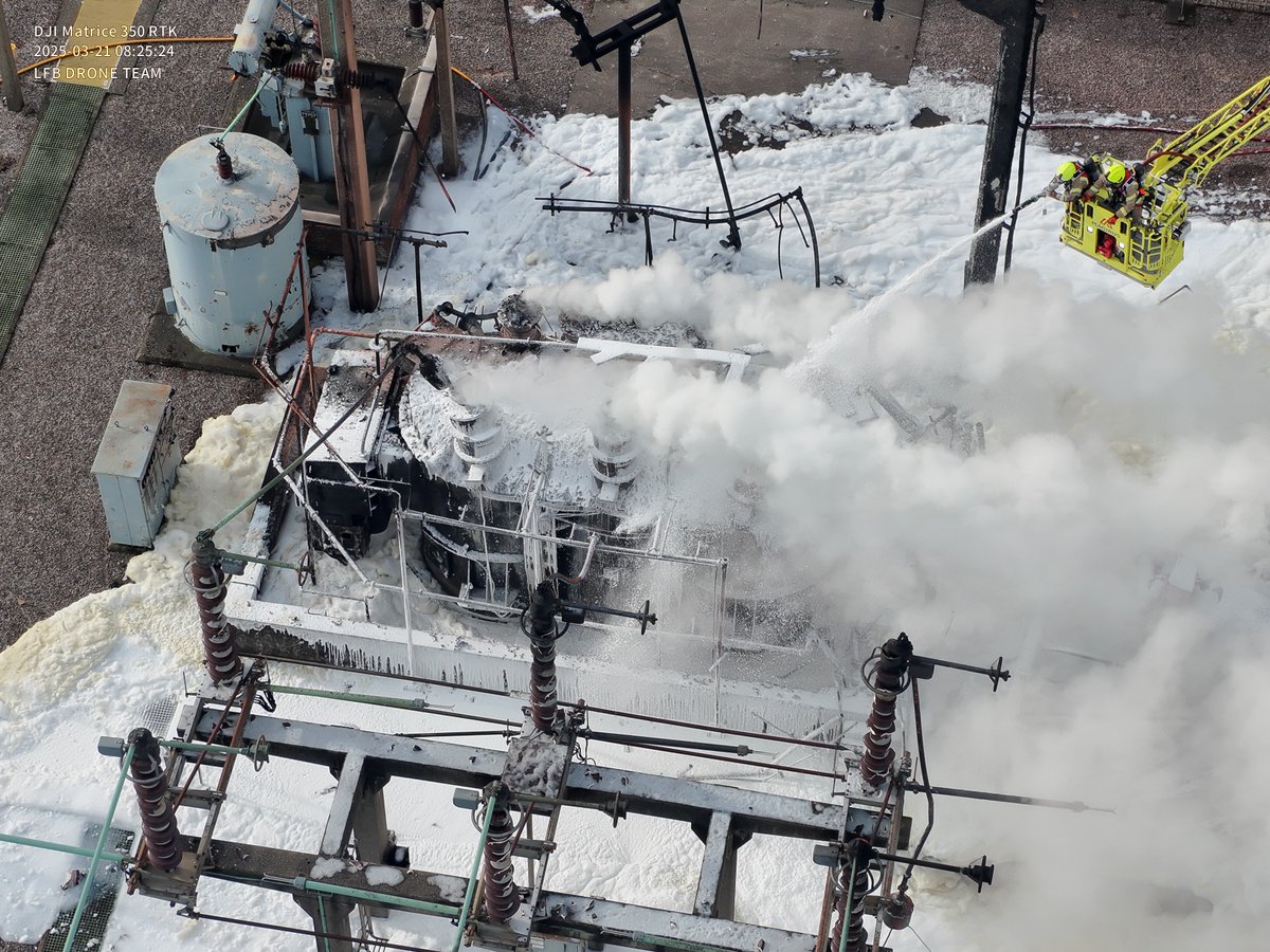 Our Deputy Commissioner Jonathan Smith has provided an update following a fire at an electrical substation in #Hayes overnight.

Read: london-fire.gov.uk/incidents/2025…