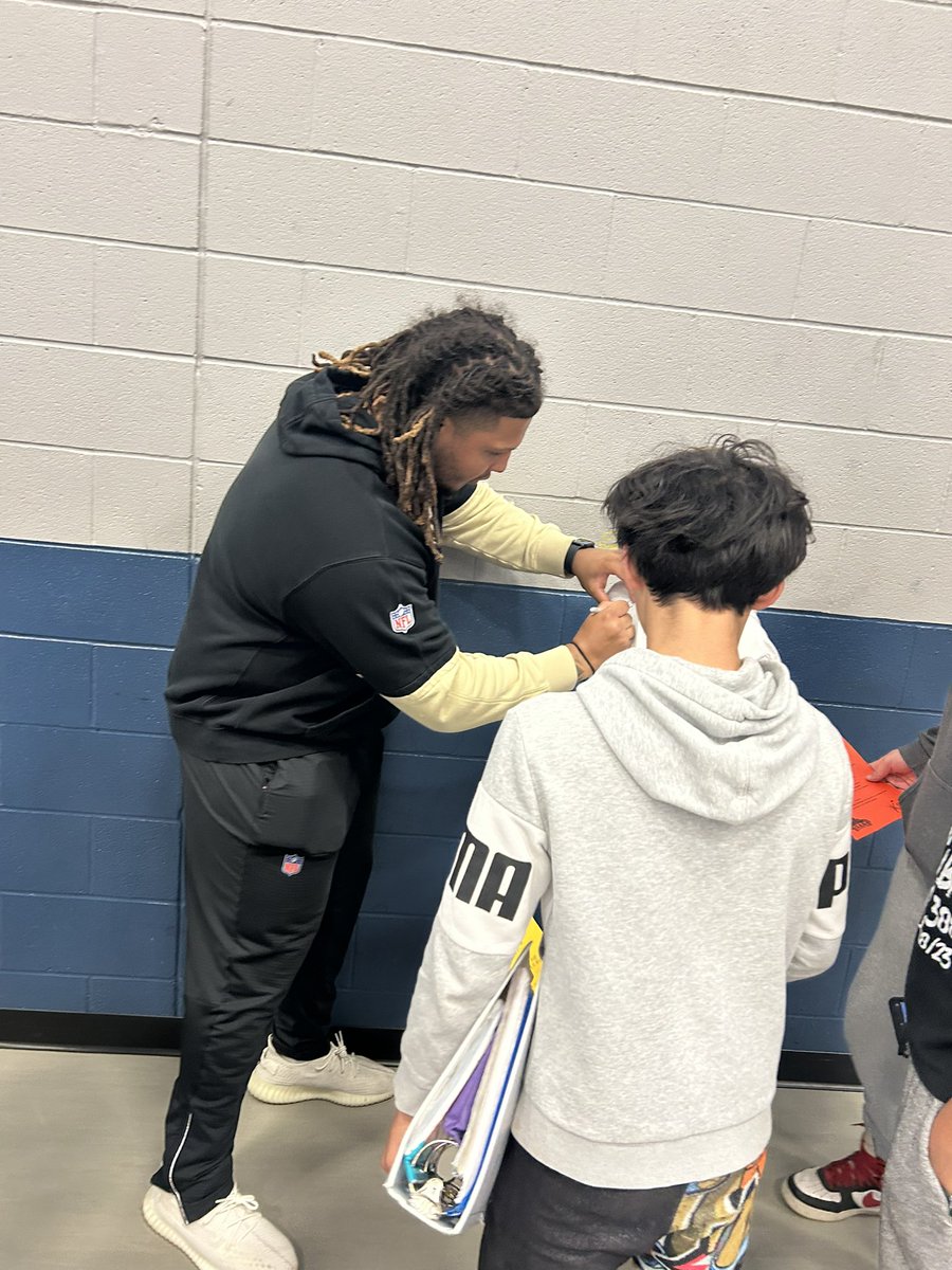 Coach Boswell (@bmsbearsfball) on Twitter photo Huge thanks to <a href="/KhristianBoyd99/">Kdub</a> for dropping by <a href="/BinghamBears/">Bingham MS</a> this afternoon and talking about the game of LIFE!
The message was loud and clear to our kids about choices.
Again thank you so much.
Good luck in 25 KB.
<a href="/GoBinghamBears/">Bingham Middle School Athletics & Activities</a> <a href="/STUCOBingham/">Bingham STUCO</a> <a href="/ISDSchools/">Independence School District</a> Huge thanks to <a href="/KhristianBoyd99/">Kdub</a> for dropping by <a href="/BinghamBears/">Bingham MS</a> this afternoon and talking about the game of LIFE!
The message was loud and clear to our kids about choices.
Again thank you so much.
Good luck in 25 KB.
<a href="/GoBinghamBears/">Bingham Middle School Athletics & Activities</a> <a href="/STUCOBingham/">Bingham STUCO</a> <a href="/ISDSchools/">Independence School District</a>