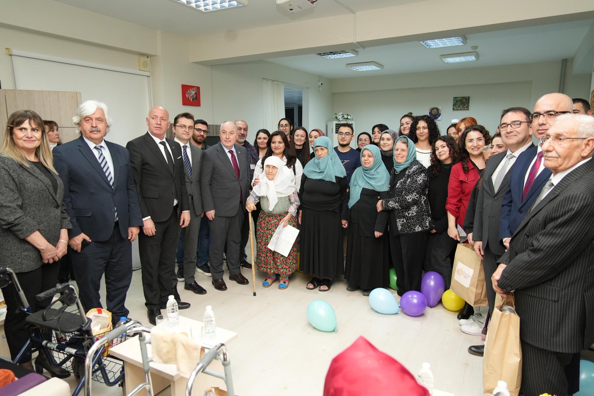 #Denizli Valimiz Sayın Ömer Faruk Coşkun ise bu projenin hayata geçirilmesinde emeği geçen personele ve öğrencilere teşekkür etti. Yaşlılar ile sohbet etme imkanı bulan öğrenciler unutulmaz bir akşam yaşadı. 

<a href="/tcailesosyal/">T.C. Aile ve Sosyal Hizmetler Bakanlığı</a> <a href="/DenizliValiligi/">T.C.Denizli Valiliği 🇹🇷</a> <a href="/YuksekogretimK/">Yükseköğretim Kurulu (YÖK)</a> <a href="/BabadagKaymkmlk/">Babadağ Kaymakamlığı</a>