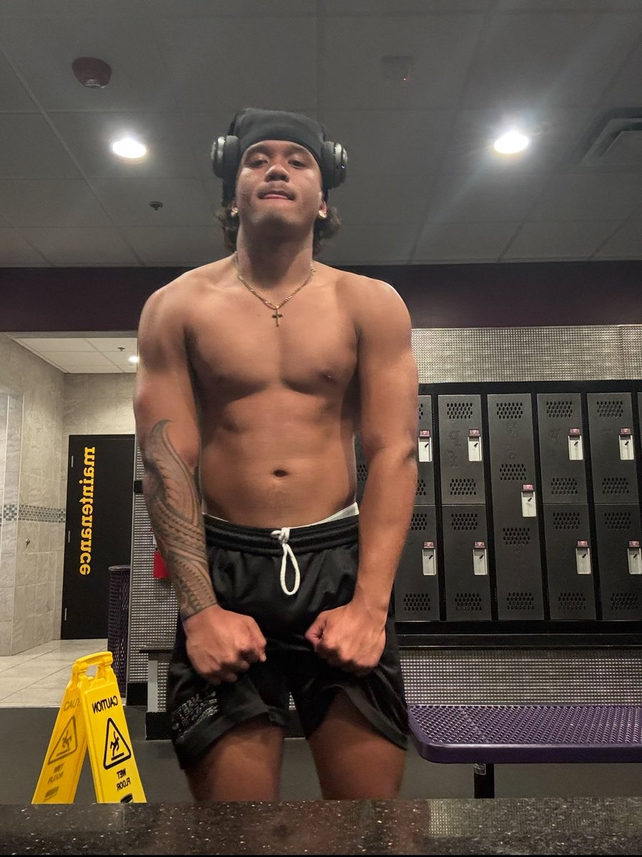 HunkinSamson's tweet image. Offseason Transformation‼️
2024 March (165 lbs) —> 2025 March (185 lbs)
@SierraCollegeFB #dawgwork #SophmoreYearLoading
1st Year (True Freshman) Highlights: