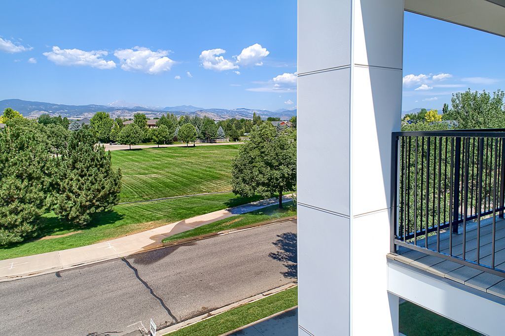 Looking for your next home? VerraWest Apartments has it all! From sleek interiors to a welcoming community vibe, we’re redefining apartment living in Longmont. With easy access to shopping, dining, and outdoor adventures, everything you need is just minutes away.