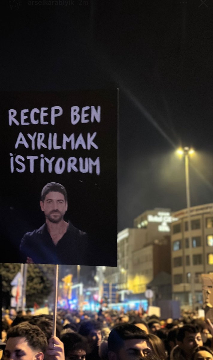 bayıldım sjkdjdkd
kaynak/instagram: arselkarabiyik