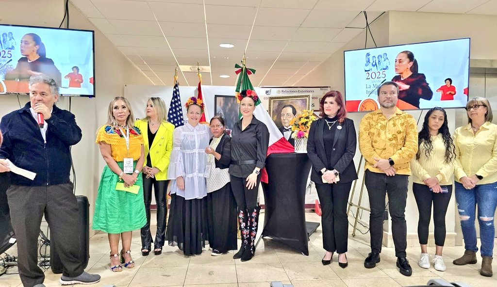 ConsulMexOrl's tweet photo. En el 219° Aniversario del Natalicio del Presidente Benito Juárez, recordamos su legado. 'Entre los individuos, como entre las naciones, el respeto al derecho ajeno es la paz'.
Hoy, la Ventanilla de Educación Cívica, la comunidad mexicana, personal consular y el Cónsul Juan Sabines rindieron homenaje al Benemérito de las Américas.