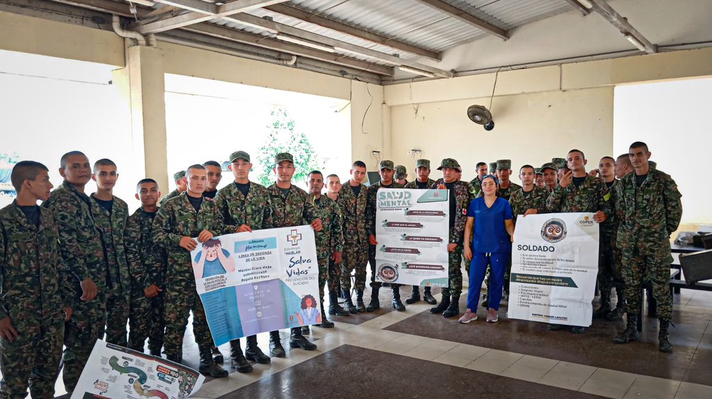 ejercito_COPER's tweet image. 📌#DISAN | El equipo de psicología llevó a cabo una capacitación en #Yopal, #Casanare, sobre salud mental, promoviendo la prevención por convicción, no por obligación. A través de la estrategia Soldado Búho, se abordaron temas como conductas suicidas, consumo de SPA y violencia