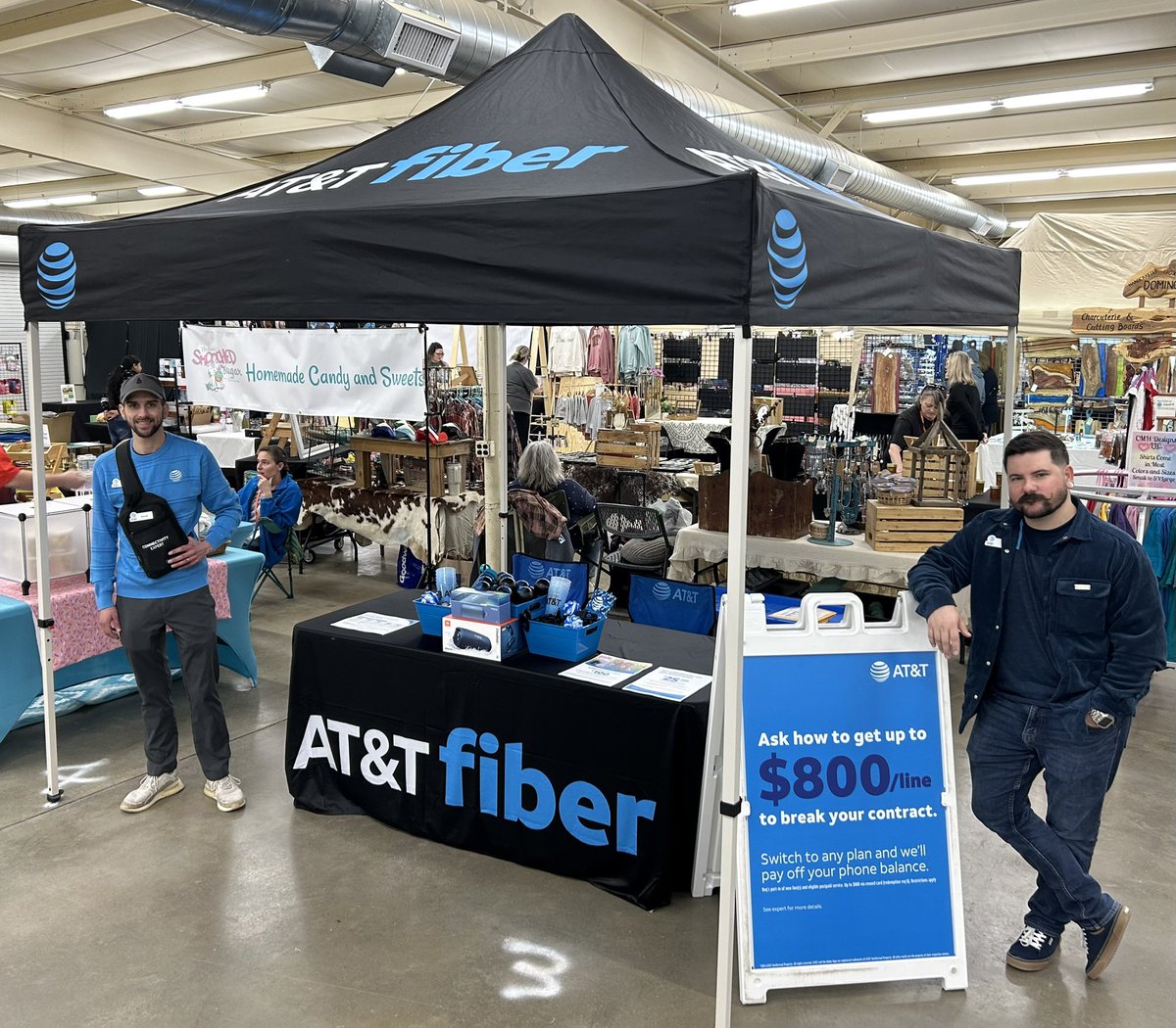 Kicking it with the Fayetteville, AR community at Junkin’ Market Days‼️📱➕🛜 ➕📺 
#converged #KAMO #MooreDriveIn25 <a href="/jorden_mason/">Jorden Mason</a> <a href="/matt12johnson/">Matthew Johnson</a> <a href="/WesleyKyleNeal/">Wesley Kyle Neal 🌵</a> <a href="/Farzad_Farokhi/">Farzad Farokhi</a>  <a href="/AlyssaMoore_12/">Alyssa Moore</a> @KAMO_Goliath <a href="/KAMOkonnects/">𝐾𝐴𝑀𝑂</a>