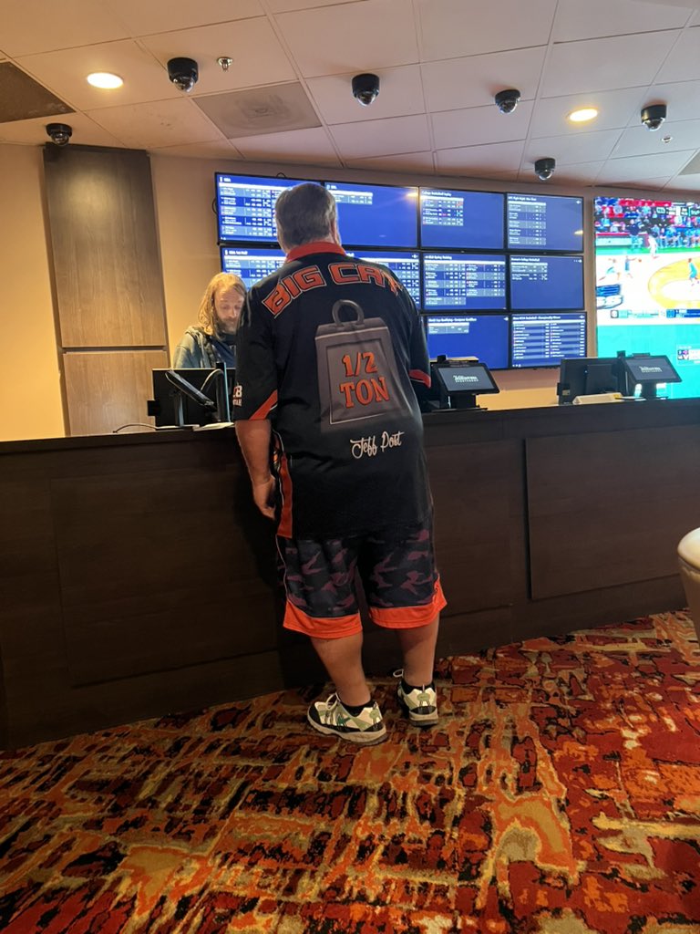 Evan McFadden〽 tweet media