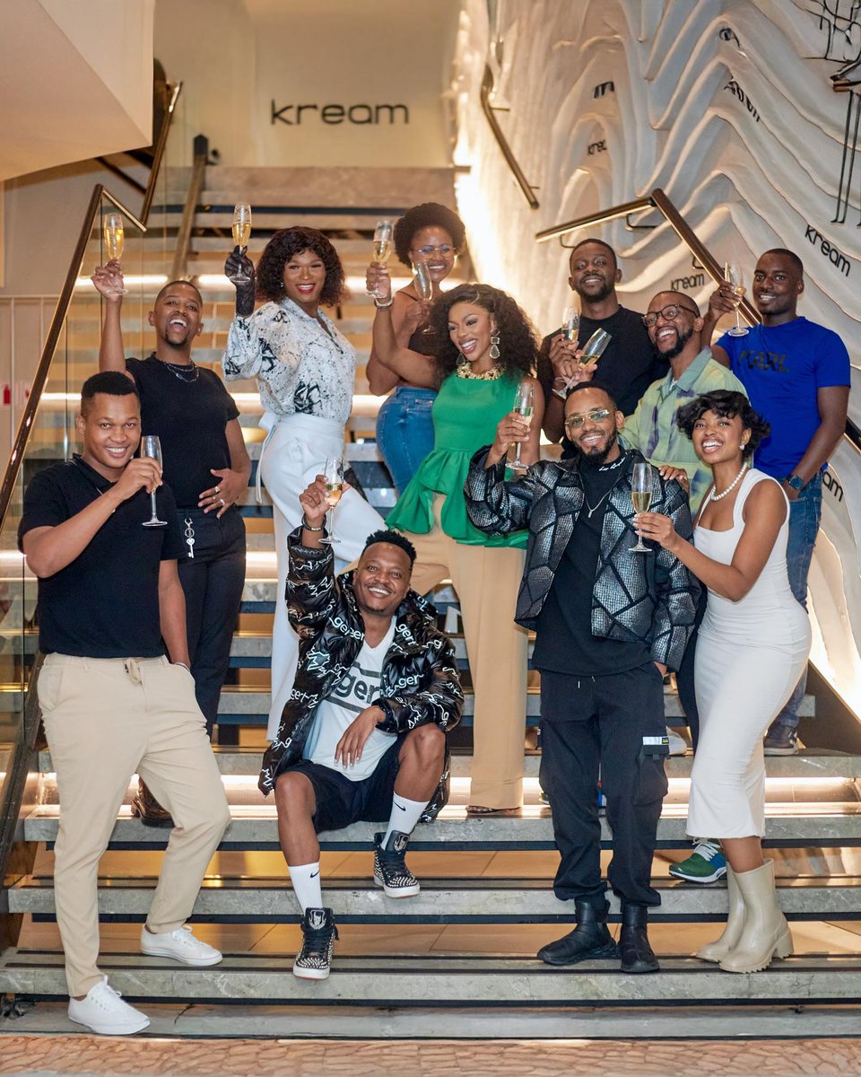 PhilMphela's tweet photo. Circle of love and support. https://t.co/CI5JmicOXm